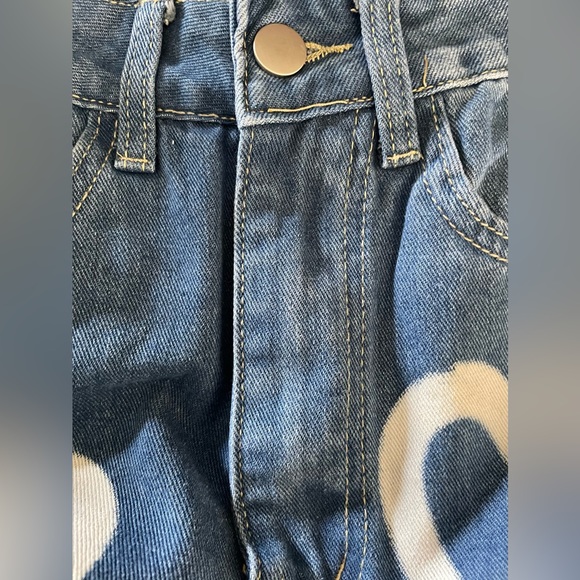 Woman’s size 0/2? XS heart jeans. - Picture 4 of 7